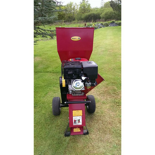 Order a The new design Titan Pro 15HP Petrol Chipper Shredder has award winning design features. This manual Chipper Shredder has a super powerful 15HP OHV engine!
The Titan-Pro 15HP Garden Mulcher is really efficient with its large brush hopper and safety cover; it is designed to take small branches up to 10mm diameter. The side chute can handle the thicker branches. Ideal for the every day user. 


